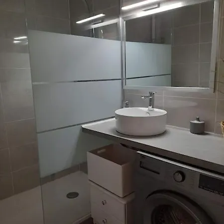 Superbe Renove Avec Parking Privatif * سان سيبريان