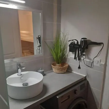 Superbe Renove Avec Parking Privatif Apartament *